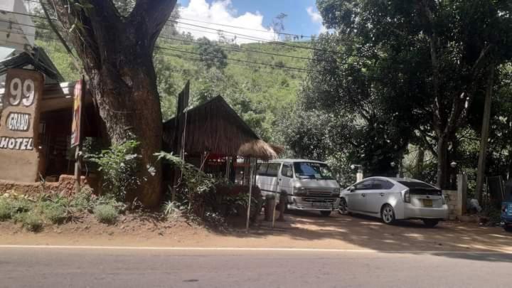 Ninety Nine Grand Hotel Badulla Eksteriør billede